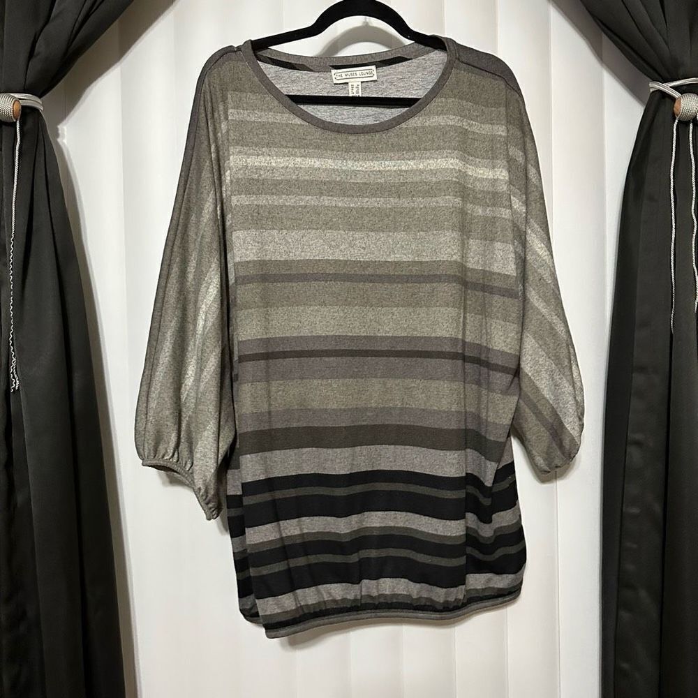The Muses Lounge gray blouse with bat wings sleeves